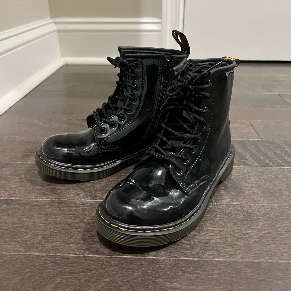 Dr Marten Patent leather kids Boots